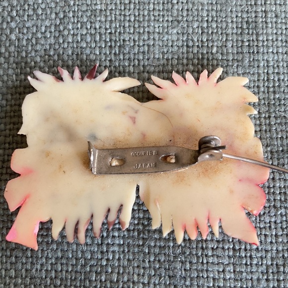 Vintage celluloid dog brooch made in Japan - Picture 2 of 5